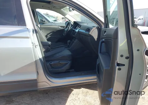 2019 Volkswagen Tiguan 2.0T Se/2.0T Sel/2.0T Sel R-Line/2.0T Sel R-Line Black из США, поврежденный, VIN 3VV3B7AX5KM115867